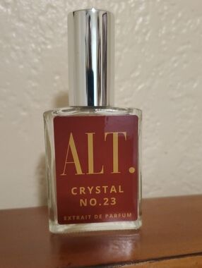 ALT. Crystal No.23 Extrait De Parfum - Red & Gold Bottle
